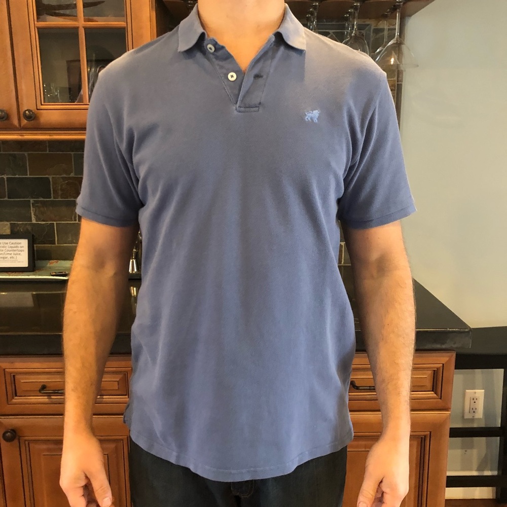 Blue collar, short sleeve polo shirt